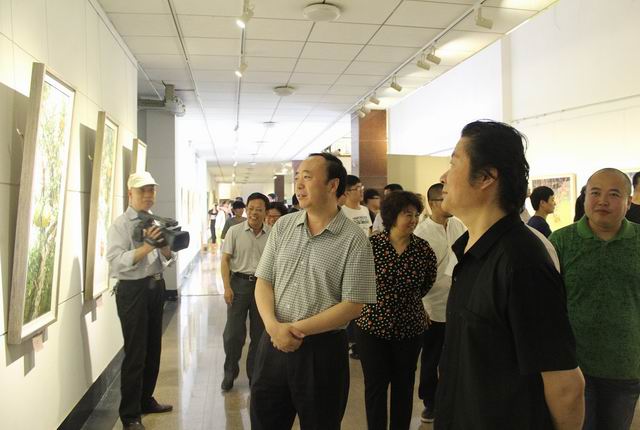 竟博电竞官网举办《行言寓彰——油画作品四人展》